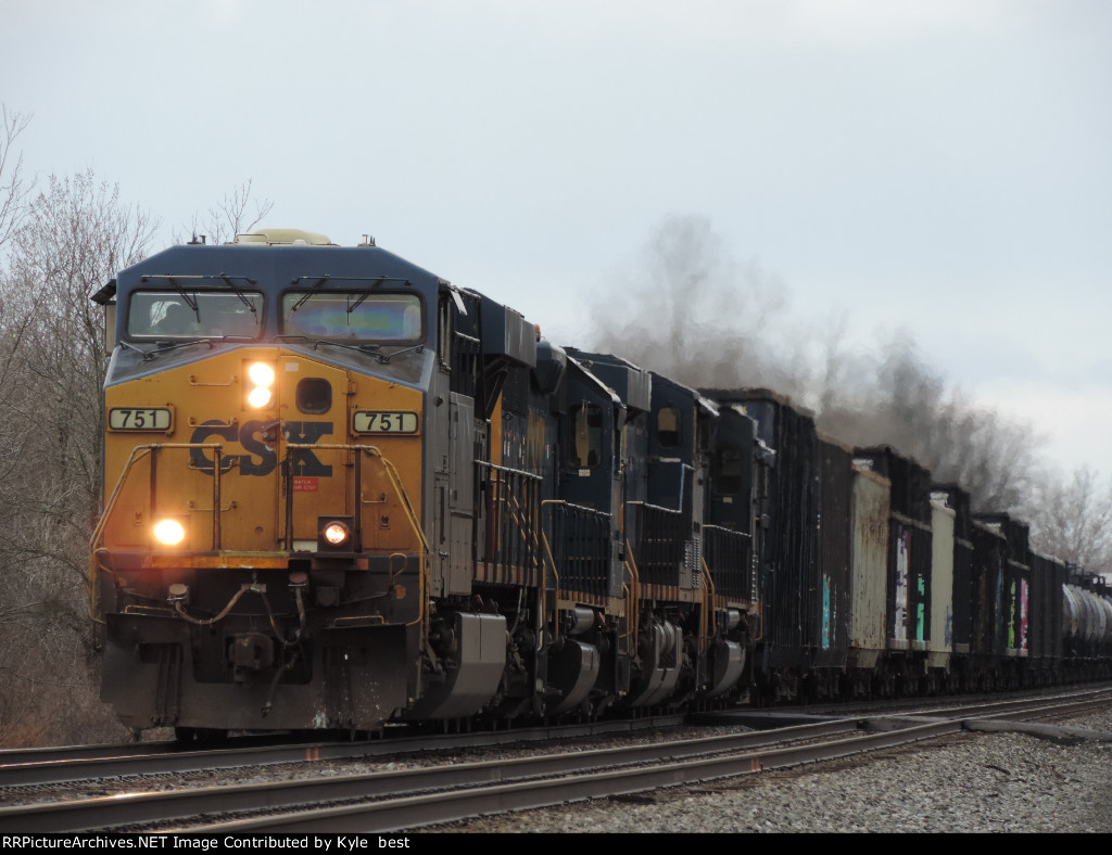 CSX 751 on Q634